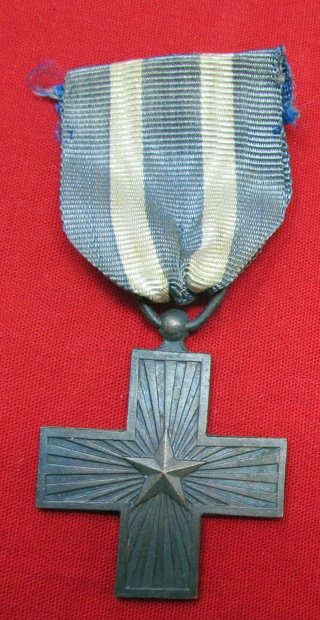  Italian WWI Cross for Valor Medal Ribbon — image 2