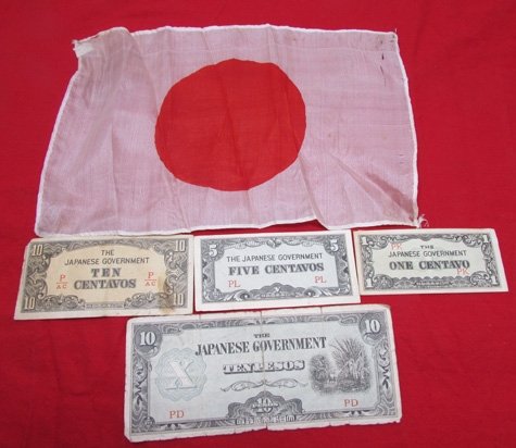  Japanese WWII Silk Flag and Currency Lot — image 2