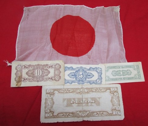  Japanese WWII Silk Flag and Currency Lot — image 3