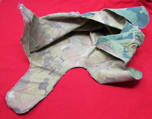  US Vietnam War Era, Mitchell Pattern Camouflage Helmet Cover, 1965 — image 3