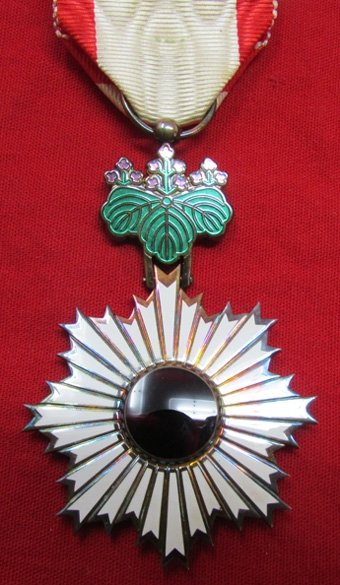  Japanese Order of the Rising Sun, 5th Class, Cased — image 4