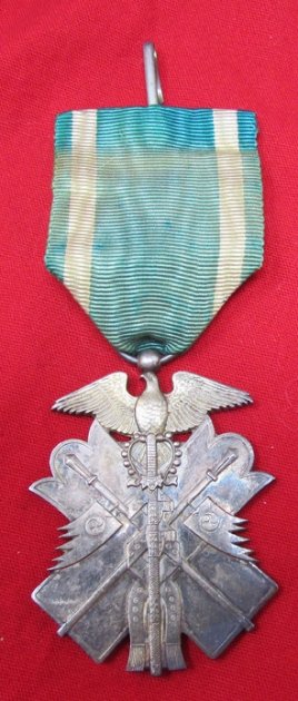  Japanese WWII, 6th Class Order of the Golden Kite, Cased — image 4