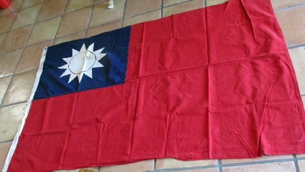  Taiwan Post WWII Era Nationalist Flag, Large Size, 44 x 68 Inches — image 2
