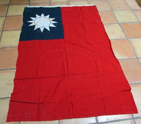  Taiwan Post WWII Era Nationalist Flag, Large Size, 44 x 68 Inches — image 5