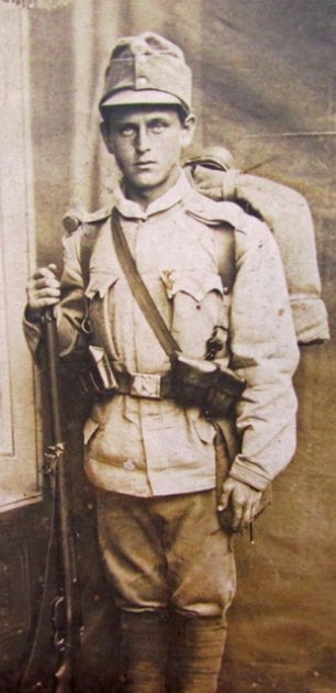  Austrian WWI Armed Infantryman 1915 RPC, — image 3