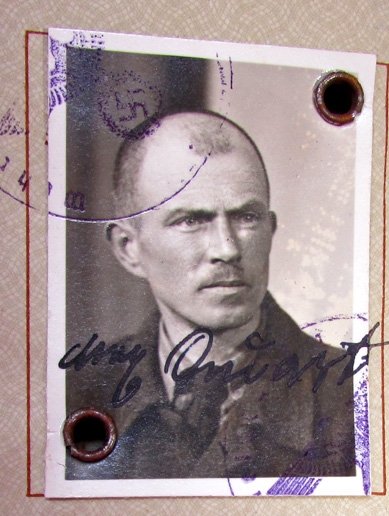  German WWII  Army Wehrpass, 1937 & Fuhrerschein — image 4