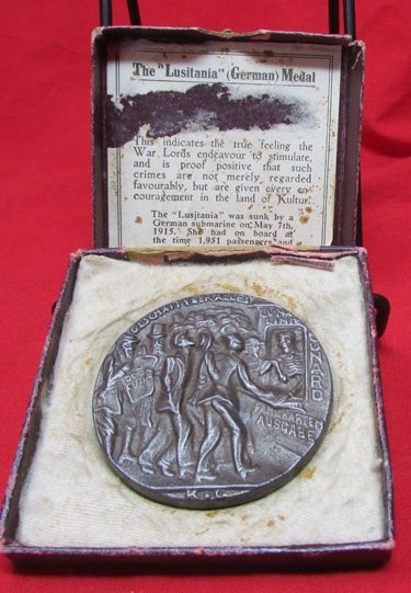  British WWI Lusitania Sinking Table Medal & Box — image 3