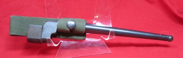  British WWII No 4 MkII Spike Bayonet &, Metal Scabbard — image 2