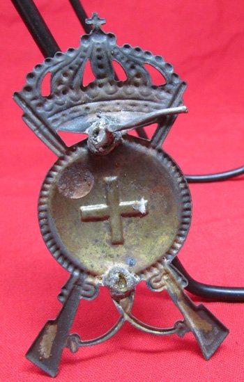  Italian WWII Brass Infantry Pith Helmet Badge — image 3