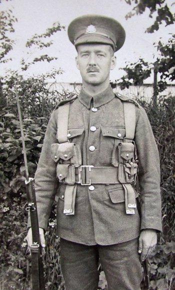  British WWI RPC, Armed Soldier, East Yorkshire Rgt. Alf 1914 — image 3