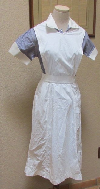  US Korean War Era Flight Nurse Uniform, Dress and Apron — image 2