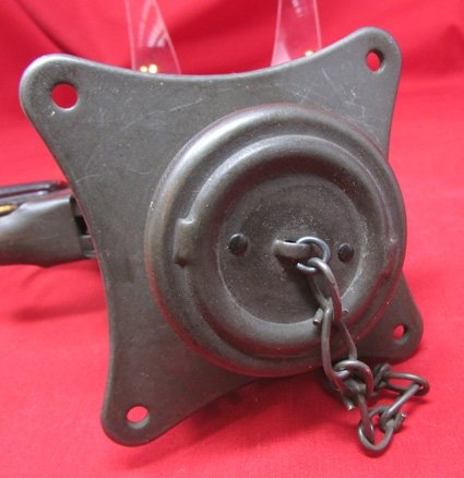  US WWII M8 Flare Pistol & Aircraft Muzzle Attachment — image 3