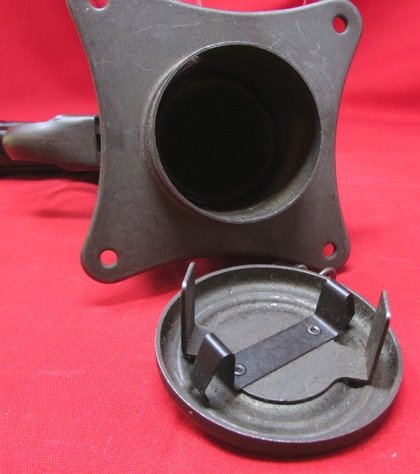  US WWII M8 Flare Pistol & Aircraft Muzzle Attachment — image 4