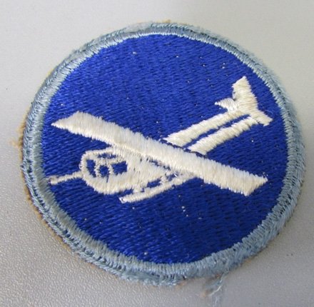  US WWII Infantry Glider Enlisted Cap Insignia — image 3