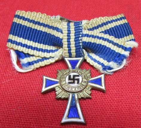  German WWII Miniature Mothers Cross, Bronze, L11 Marked — image 2