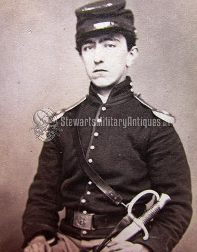  US Civil War CDV, Massachusetts Light Artilleryman — image 3