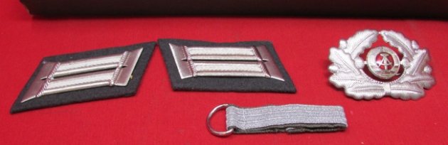  East German Cold War Army-Air Force Officers Dagger Set in Box — image 3
