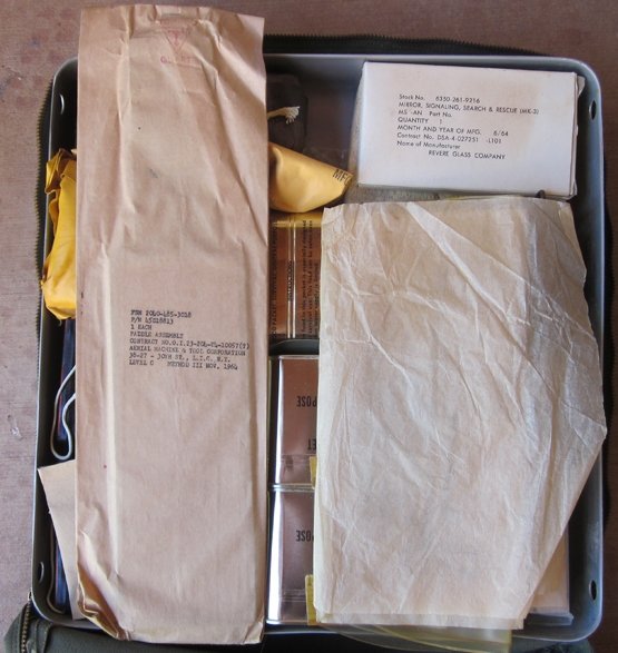 US Vietnam War, USAF Aviators Seat Pack Survival Kit, Over Water, 1964 — image 6