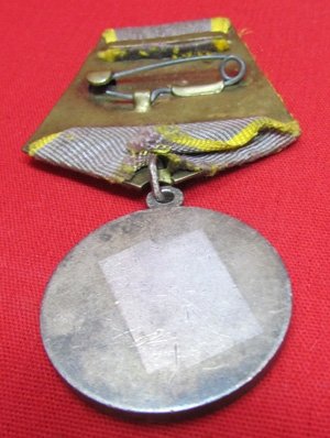 Soviet WWII Combat Service Medal, Silver, Unnumbered — image 4