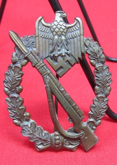  German WWII Bronze Infantry Assault Badge, Semi-Hollow 7.39 — image 2