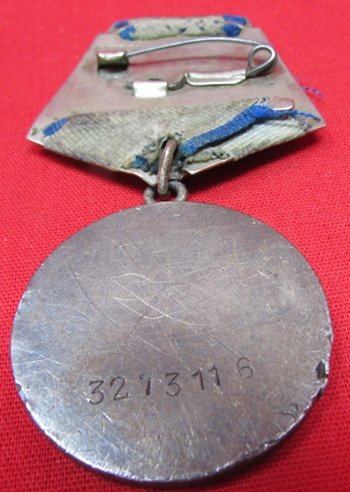  Soviet WWII Medal For Valor, Silver, 3273116 — image 5