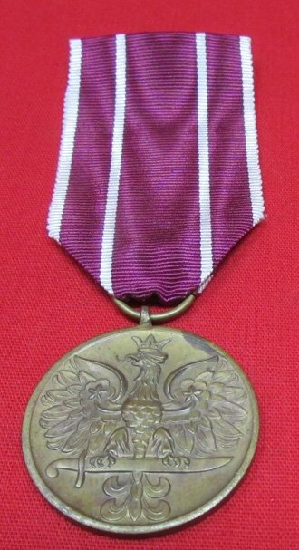  Polish WWII Army Medal & Ribbon, Spink Production — image 2