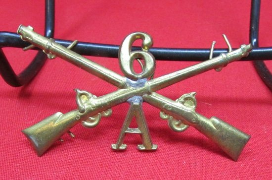  US Indian Wars-SAW, 6th Infantry Hat Insignia — image 2