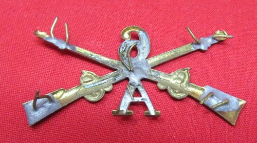  US Indian Wars-SAW, 6th Infantry Hat Insignia — image 3