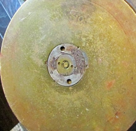  US Vietnam War Era, Brass 105 mm Artillery Shell Casing, 1962 — image 3