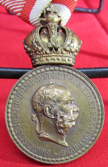  Austrian WWI Signum Laudis Medal, War Ribbon — image 3