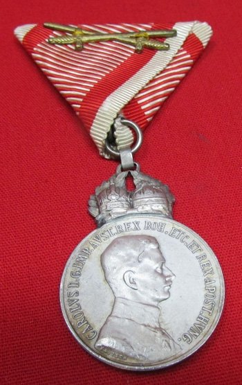  Austrian WWI Bravery Medal 2nd Class, 'Fortitudini' Emperor Karl — image 2