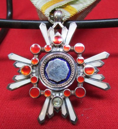  Japanese WWII, Order of the Sacred Treasure, 6th Class, Cased — image 4