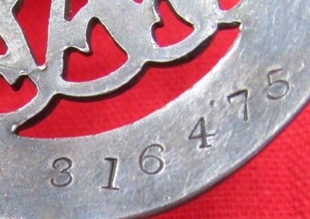  British WWI, Silver War Badge, Service Rendered, 316475 — image 4