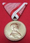 Austrian WWI Bronze-Gilt Bravery Medal, 30 mm, Franz-Joseph