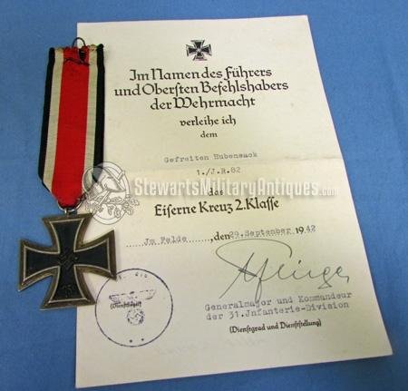  German WWII Wehrpass, Award Document & Medal Lot, KIA Russian Front, 31st Division — image 3