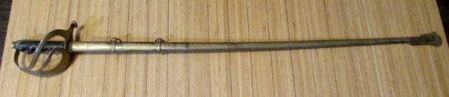  Italian WWII Officers Sword, Engraved Blade — image 2