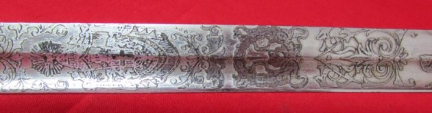  Italian WWII Officers Sword, Engraved Blade — image 5