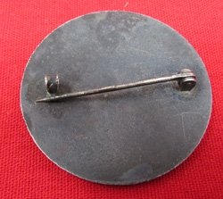  Canadian WWII Era Red Cross Corps Enameled Badge — image 3