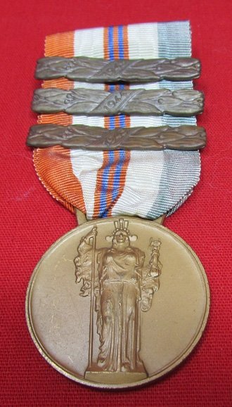  Italian WWII War Medal with 3 Campaign Bars, Guerra 1943 - 1944 — image 2