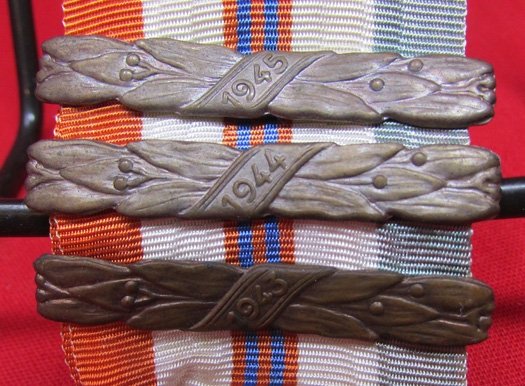  Italian WWII War Medal with 3 Campaign Bars, Guerra 1943 - 1944 — image 3