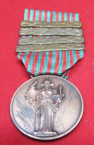  Italian WWII Fascist War Medal with 4 Campaign Bars, Guerra 1940 - 1943 — image 2