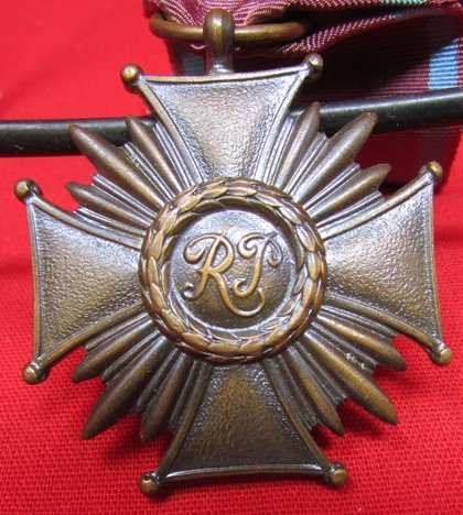  Poland Cross of Merit, Bronze Class, Boxed — image 4