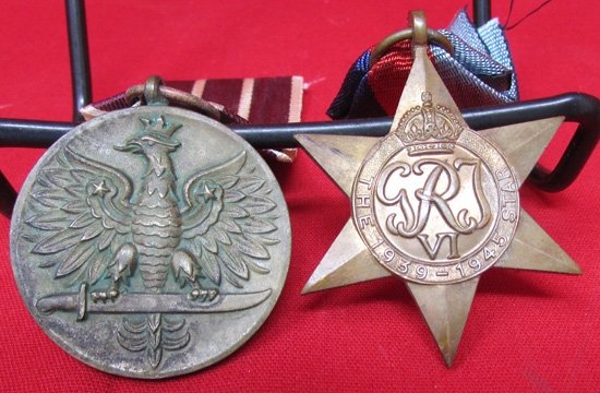  Polish WWII 16th Ind. Armored Brigade, Officers Battledress, Beret, Photos & Medals — image 15