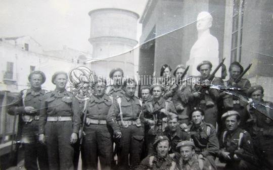  Polish WWII, Soldiers Medals, Photographs & Document Grouping — image 12