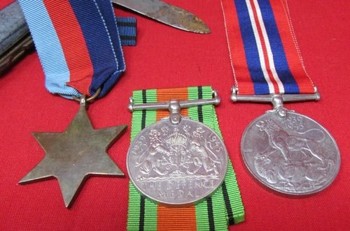  Polish WWII, Soldiers Medals, Photographs & Document Grouping — image 3