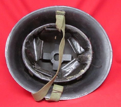  British Korean War Turtle Helmet, Complete — image 4