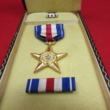  US WWII Silver Star Issue Case Slot Brooch Suspension — image 3