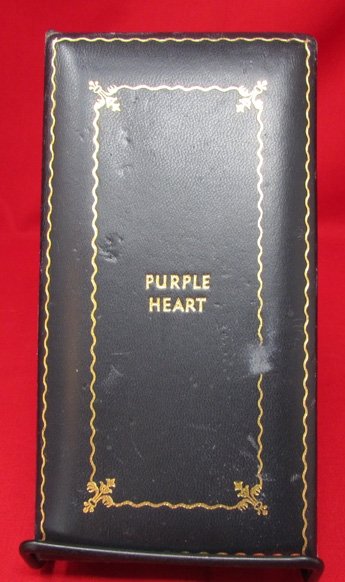  US WWII Slot Brooch Purple Heart, Cased, Complete — image 2