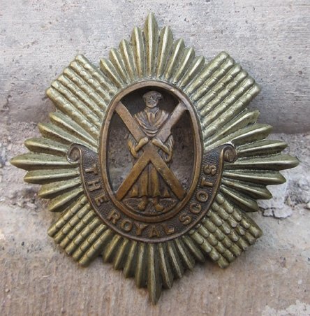  British WWI-WWII Royal Scots Cap Badge — image 2