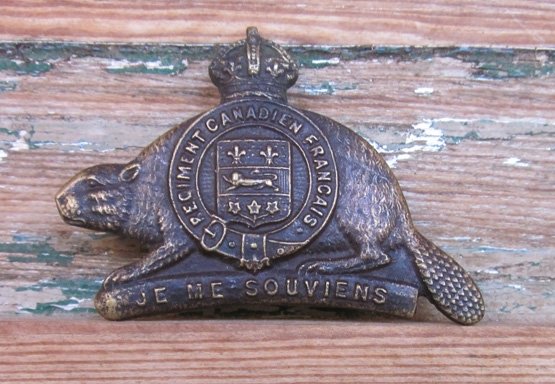  Canada WWI Regiment Canadien Francaise Hat Badge — image 2